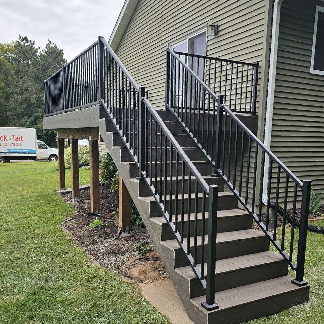 deck-with-truck photo