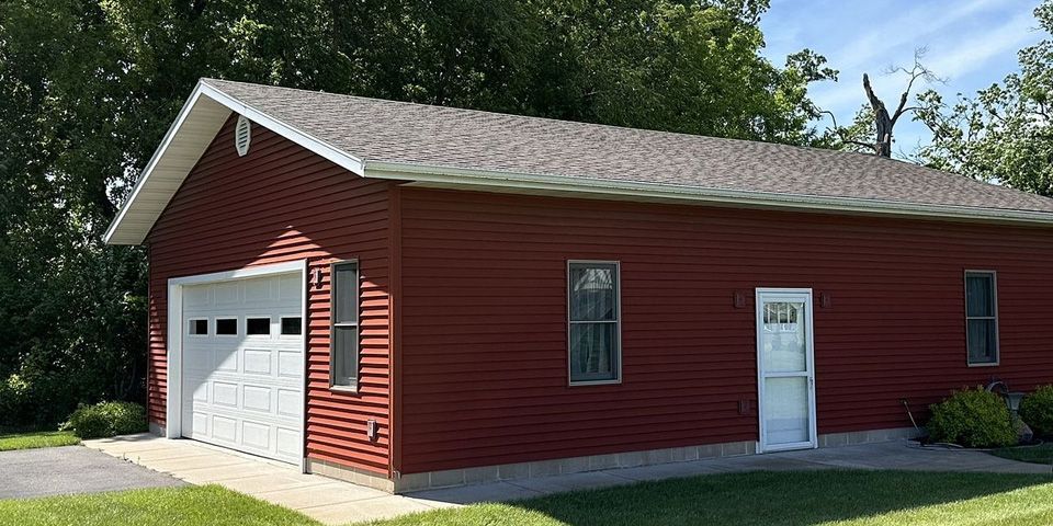 red-garage photo